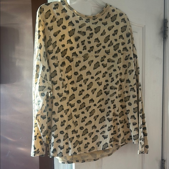 Leopard Print Long Sleeve Top - Picture 1 of 4